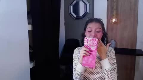 Snapshot of moon_and_fire_ chatting on November 2025 03:01:01 PM moon_and_fire_ online show from November 2025 03:01:01 PM