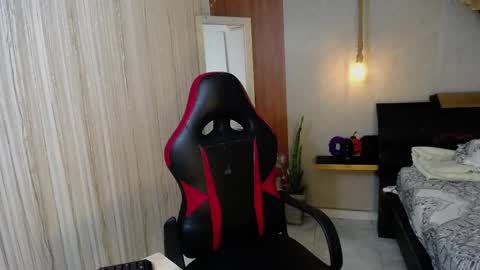 Snapshot of moon_and_fire_ chatting on November 2025 02:48:02 PM moon_and_fire_ online show from November 2025 02:48:02 PM