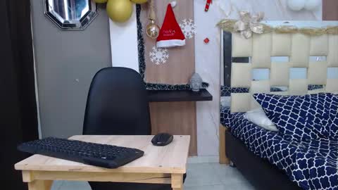 Snapshot of moon_and_fire_ chatting on November 2025 03:23:02 AM moon_and_fire_ online show from November 2025 03:23:02 AM