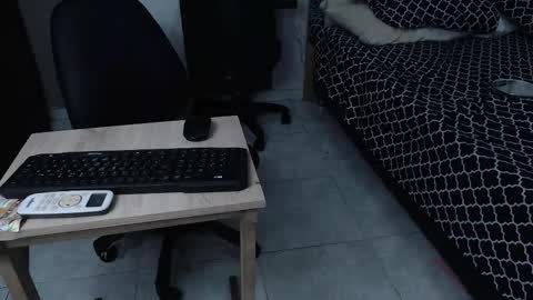 Snapshot of moon_and_fire_ chatting on December 2025 02:08:02 AM moon_and_fire_ online show from December 2025 02:08:02 AM