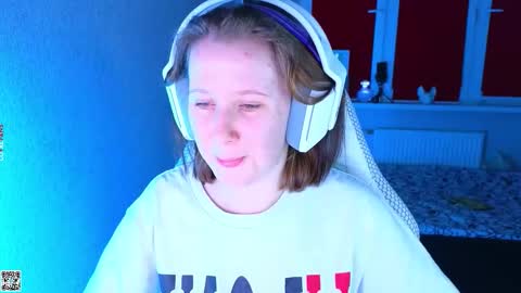 Lola online show from October 2025 04:42:02 PM