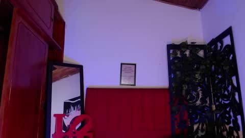 moon_sunflowers online show from October 2025 04:55:01 AM