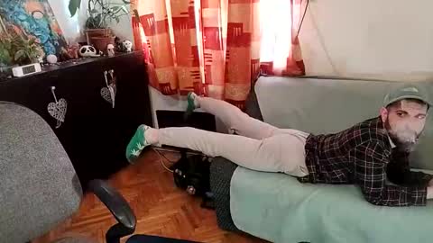 moonhold online show from November 2025 10:03:01 AM