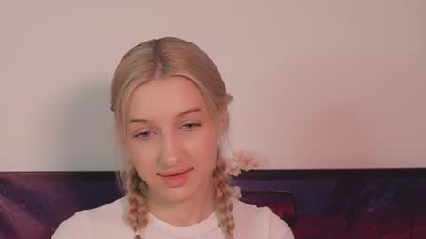 Snapshot of moonliora chatting on November 2025 07:40:03 PM moonliora online show from November 2025 07:40:03 PM