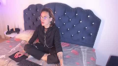 Snapshot of moonn_fox chatting on October 2025 09:01:01 PM Moon online show from October 2025 09:01:01 PM