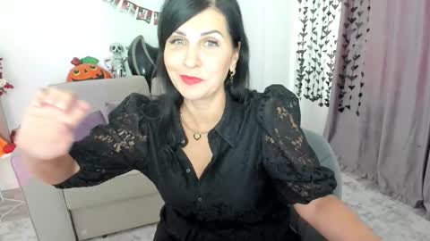 Snapshot of moonvelour chatting on November 2025 11:56:01 AM Ask me online show from November 2025 11:56:01 AM