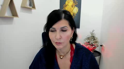 Snapshot of moonvelour chatting on November 2025 03:32:02 AM Ask me online show from November 2025 03:32:02 AM