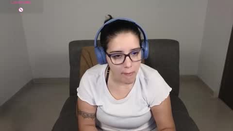 Snapshot of moonwoman_ chatting on October 2025 01:26:01 AM Moon Woman online show from October 2025 01:26:01 AM