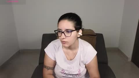 Snapshot of moonwoman_ chatting on October 2025 03:18:02 AM Moon Woman online show from October 2025 03:18:02 AM