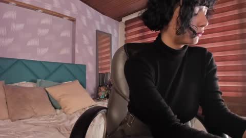 Snapshot of moony_14 chatting on February 2025 01:08:02 PM Michelle online show from February 2025 01:08:02 PM