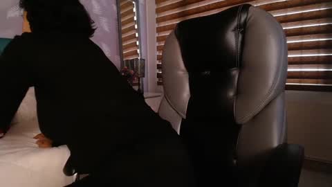 Snapshot of moony_14 chatting on March 2025 08:00:01 PM Michelle online show from March 2025 08:00:01 PM