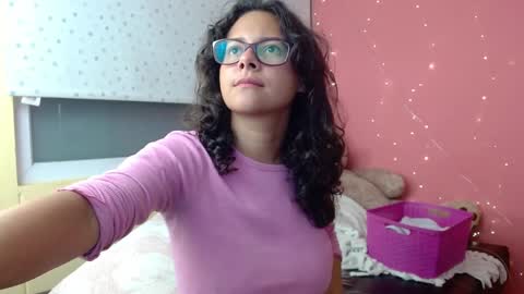 Snapshot of mora_haze chatting on January 2025 12:27:01 AM Mora Haze 3 online show from January 2025 12:27:01 AM