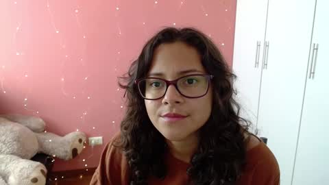 Snapshot of mora_haze chatting on January 2025 06:57:01 PM Mora Haze 3 online show from January 2025 06:57:01 PM