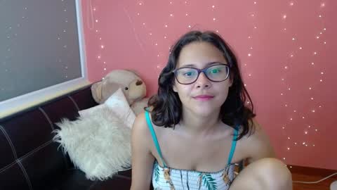 Snapshot of mora_haze chatting on February 2025 08:09:02 AM Mora Haze 3 online show from February 2025 08:09:02 AM