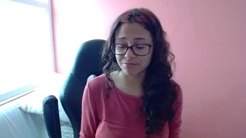 Snapshot of mora_haze chatting on October 2025 02:18:02 PM Mora Haze 3 online show from October 2025 02:18:02 PM