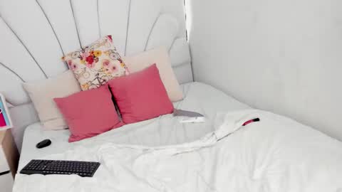 Snapshot of morena_lopez chatting on October 2025 01:56:02 PM Morena Lopez online show from October 2025 01:56:02 PM