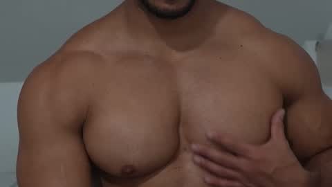 moreno1muscular online show from November 2025 10:59:02 PM