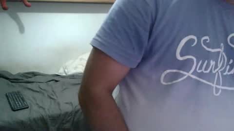 Snapshot of morenoch19 chatting on October 2025 07:00:01 PM alejo online show from October 2025 07:00:01 PM