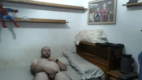 Snapshot of morenoch19 chatting on October 2025 04:03:02 PM alejo online show from October 2025 04:03:02 PM