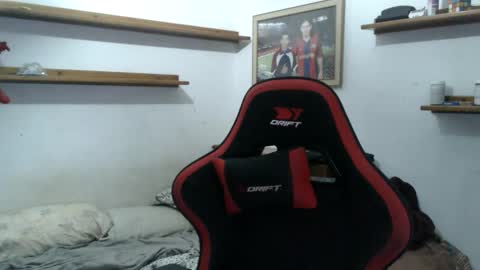 Snapshot of morenoch19 chatting on October 2025 07:16:01 PM alejo online show from October 2025 07:16:01 PM