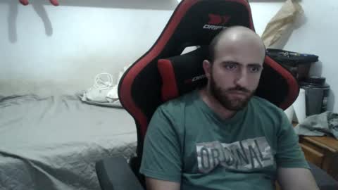 Snapshot of morenoch19 chatting on November 2025 01:46:01 PM alejo online show from November 2025 01:46:01 PM