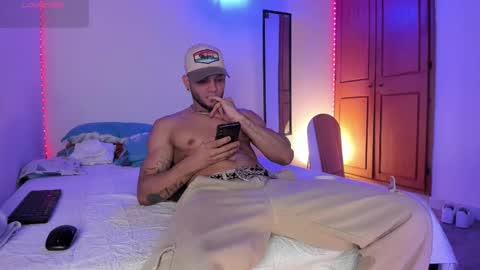 Snapshot of morenosiam chatting on October 2025 04:46:02 AM morenosiam online show from October 2025 04:46:02 AM