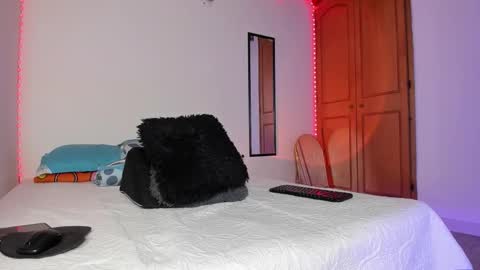 Snapshot of morenosiam chatting on November 2025 10:52:02 PM morenosiam online show from November 2025 10:52:02 PM