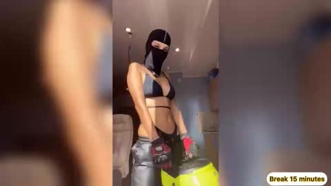 Snapshot of moto_ponchik chatting on October 2025 06:25:02 AM Kris online show from October 2025 06:25:02 AM