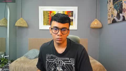 Mou Fly online show from September 2025 12:43:02 PM