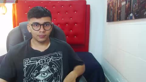 Mou Fly online show from November 2025 11:42:02 AM