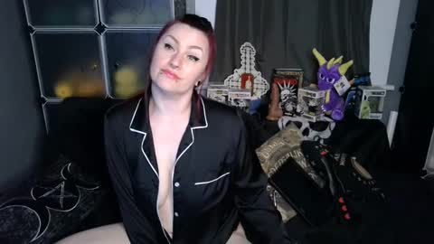 Moxxxie Morbid online show from March 2025 05:08:01 AM