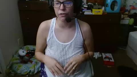 Snapshot of mr_and_mrs_dragon chatting on February 2025 05:40:01 PM Mr and Mrs Dragon online show from February 2025 05:40:01 PM