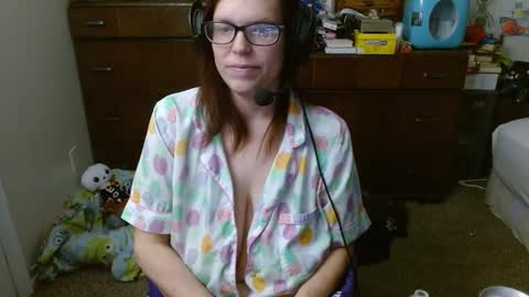 Snapshot of mr_and_mrs_dragon chatting on February 2025 05:44:01 PM Mr and Mrs Dragon online show from February 2025 05:44:01 PM