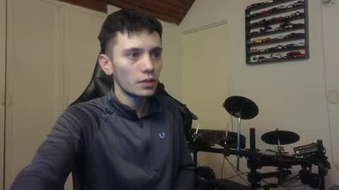 Snapshot of mr_andresr chatting on December 2025 04:33:02 AM Andy online show from December 2025 04:33:02 AM