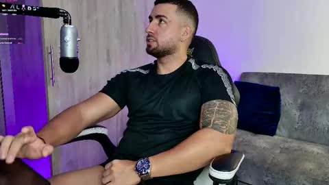 Snapshot of mr_david_cox chatting on February 2025 01:53:02 PM David online show from February 2025 01:53:02 PM