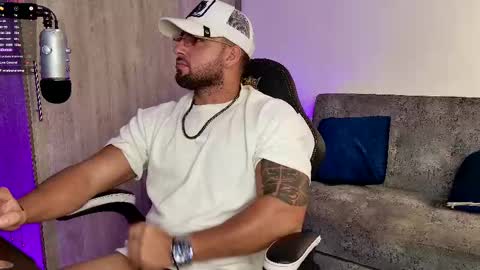 Snapshot of mr_david_cox chatting on March 2025 12:49:01 AM David online show from March 2025 12:49:01 AM