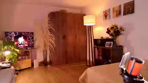 Mr Evans online show from September 2025 04:21:01 PM