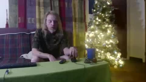 Snapshot of mr_happy12 chatting on December 2024 04:21:01 AM mr_happy12 online show from December 2024 04:21:01 AM