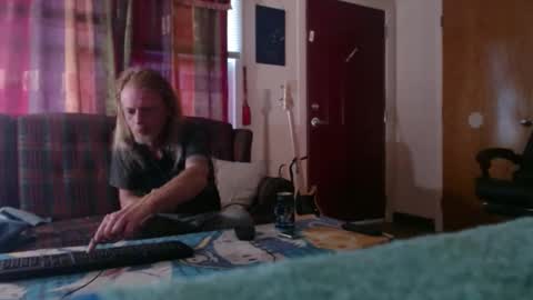 Snapshot of mr_happy12 chatting on September 2025 10:53:01 PM mr_happy12 online show from September 2025 10:53:01 PM