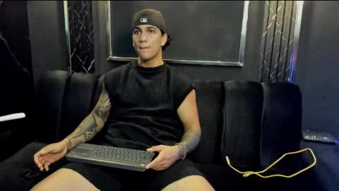 Snapshot of mr_maximo chatting on October 2025 05:05:01 AM mr_maximo online show from October 2025 05:05:01 AM