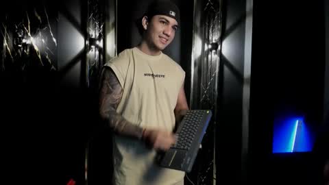 Snapshot of mr_maximo chatting on October 2025 04:59:01 AM mr_maximo online show from October 2025 04:59:01 AM