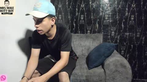 Snapshot of mr_mikehott_8 chatting on December 2025 03:55:01 AM mr_mikehott_8 online show from December 2025 03:55:01 AM