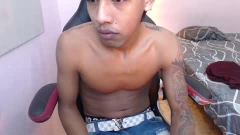 mr_stiven_ online show from December 2024 11:18:02 PM