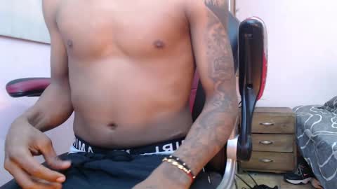 mr_stiven_ online show from December 2024 12:04:01 PM