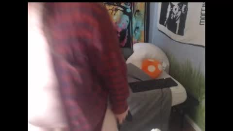 Snapshot of mr_strawberry chatting on October 2025 05:51:02 PM mr_strawberry online show from October 2025 05:51:02 PM