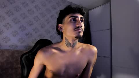 Snapshot of mr_strike chatting on November 2025 03:01:01 AM MR online show from November 2025 03:01:01 AM