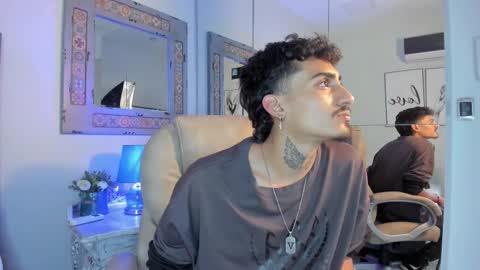 Snapshot of mr_strike chatting on December 2025 03:33:01 AM MR online show from December 2025 03:33:01 AM