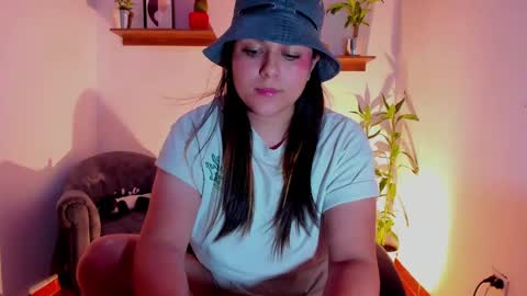 Laura online show from March 2025 05:08:01 AM