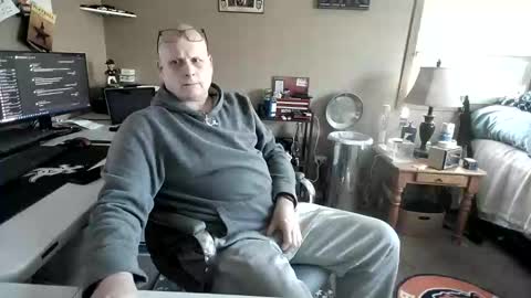 Snapshot of mrclean_55 chatting on November 2025 05:23:01 PM MrClean55 online show from November 2025 05:23:01 PM