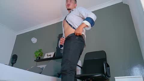 Mr Fox online show from October 2025 07:36:02 PM